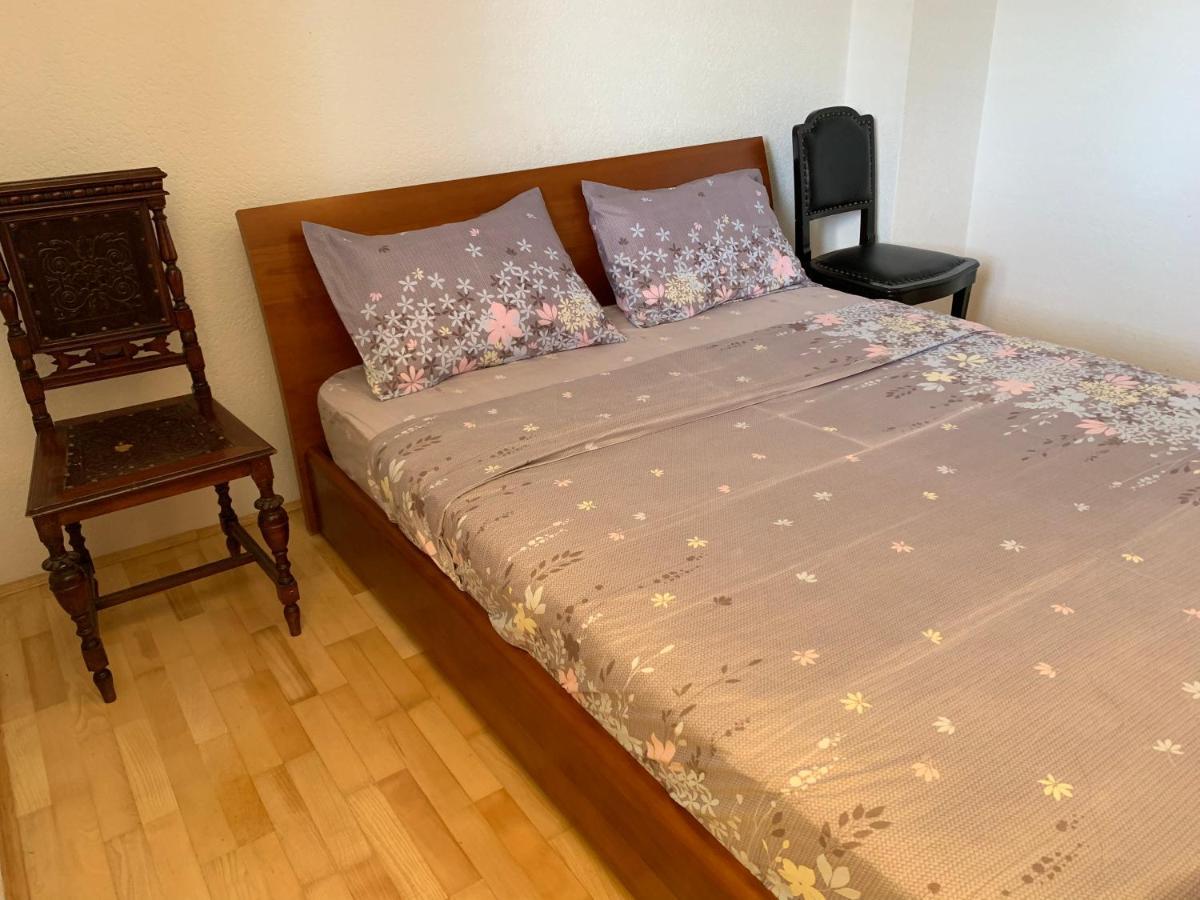 Domacinstvo Bakic Guest House Irig ภายนอก รูปภาพ